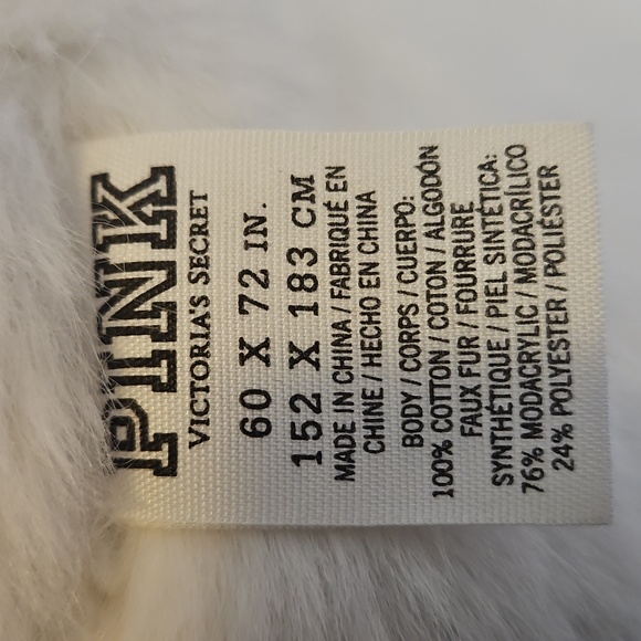 PINK Victoria's Secret Double-Sided  Faux Fur Blanket - Picture 2 of 4